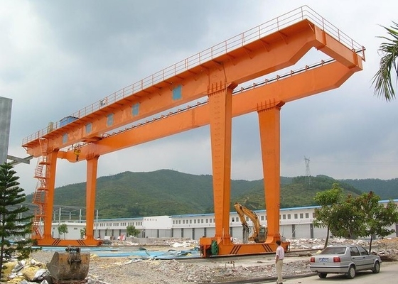 전폭 26m 30m 35m 항구 컨테이너 크레인 200KW 내지 300KW RMG 철도는 받침대를 탑재했습니다