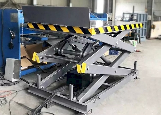 무거운 짐 AC380V 유압권 양식 작업대 2000*2000mm 로딩 독 가위 리프트
